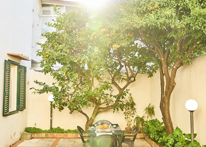 ✦ Garden House In Centro - Free Parking ✦ Apartment Livorno